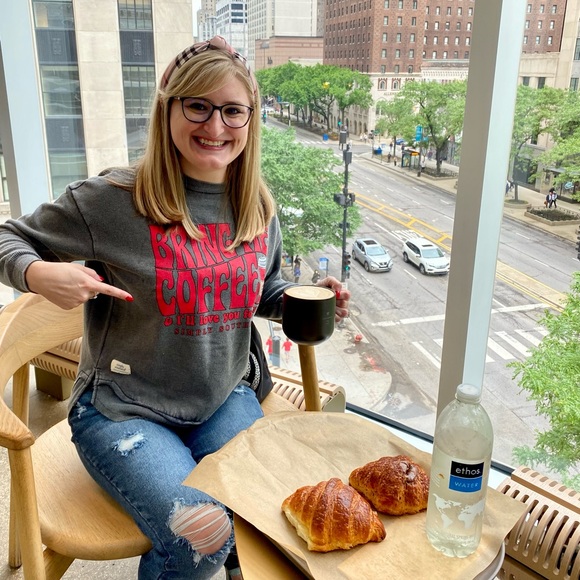 Meet your Posher, Jenna B. - Picture 2 of 5